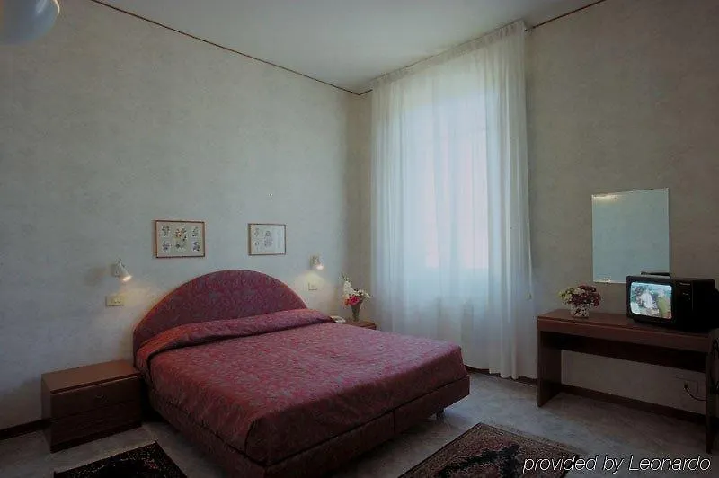 Hotel Moderno Siena 3*,
