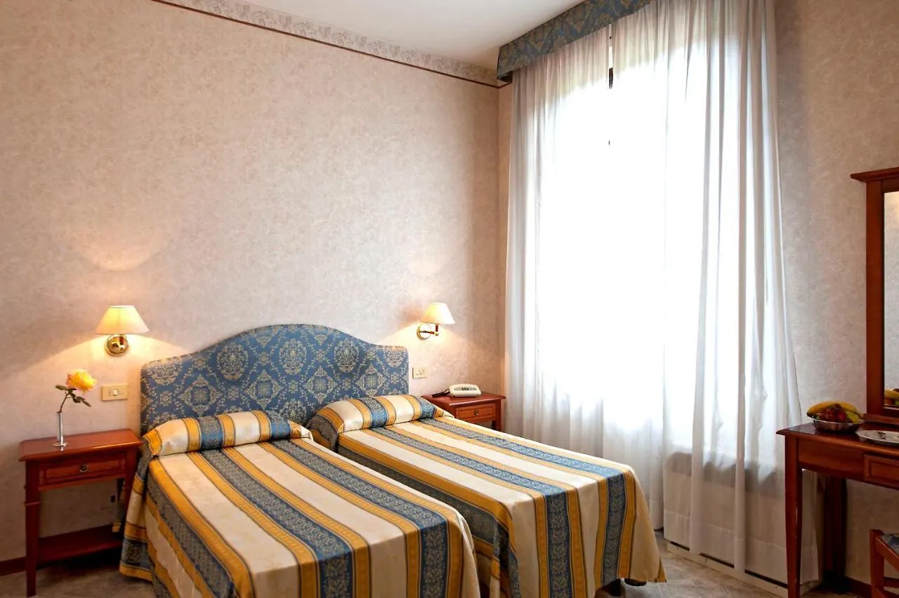 Hotel Moderno Siena 3*,  Italië
