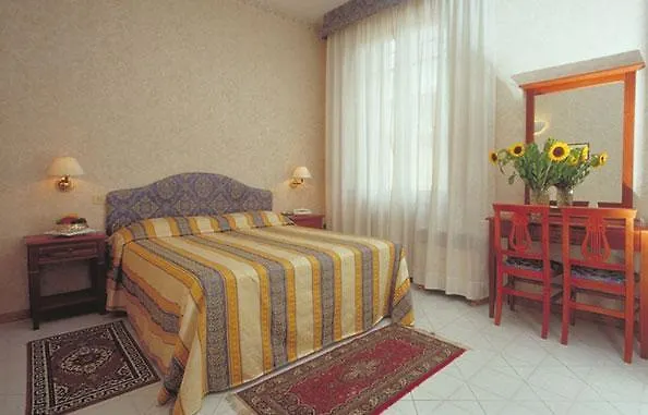 Hotel Moderno Siena 3*,  Italia